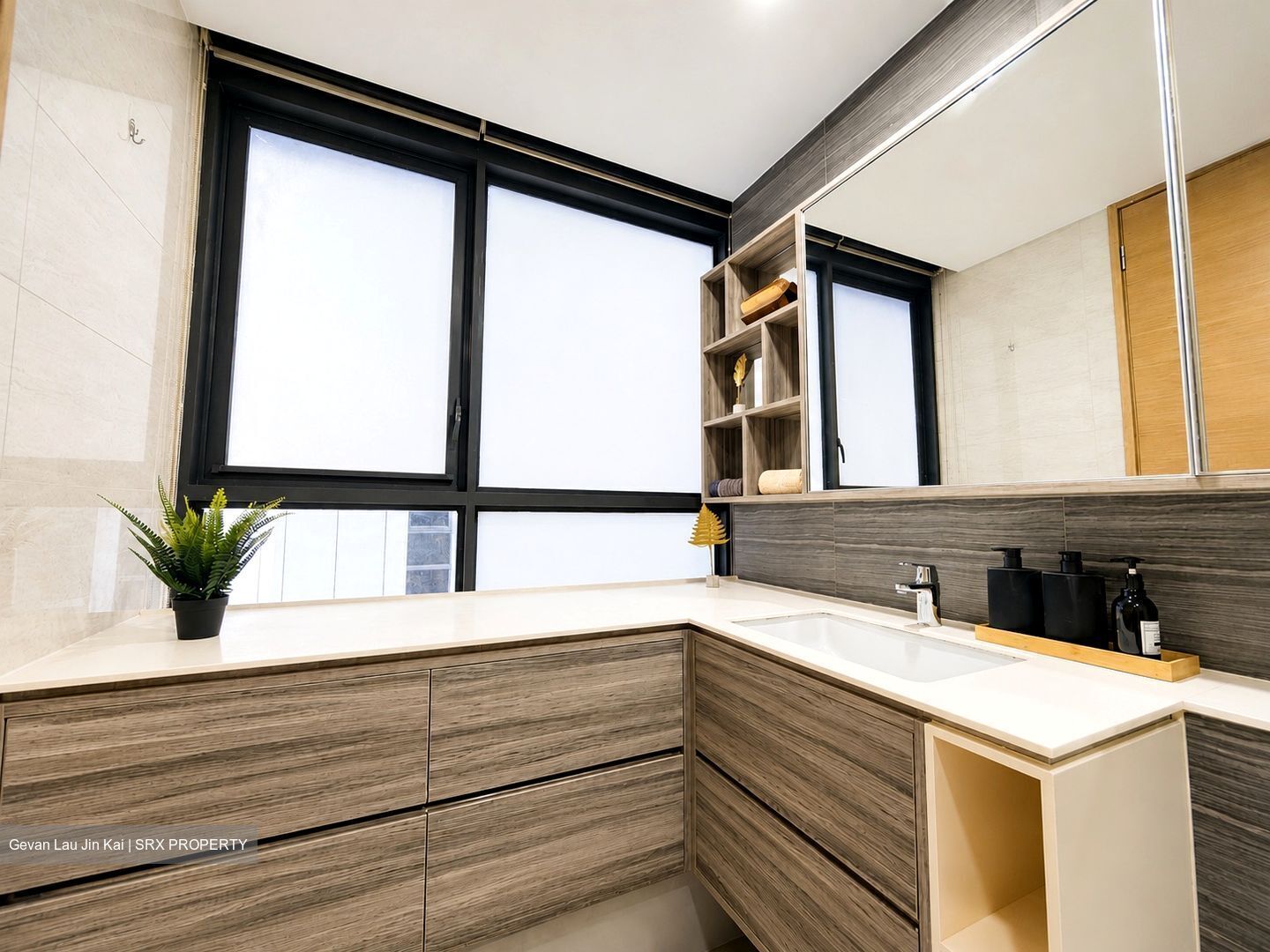 Coco Palms (D18), Condominium #596275171